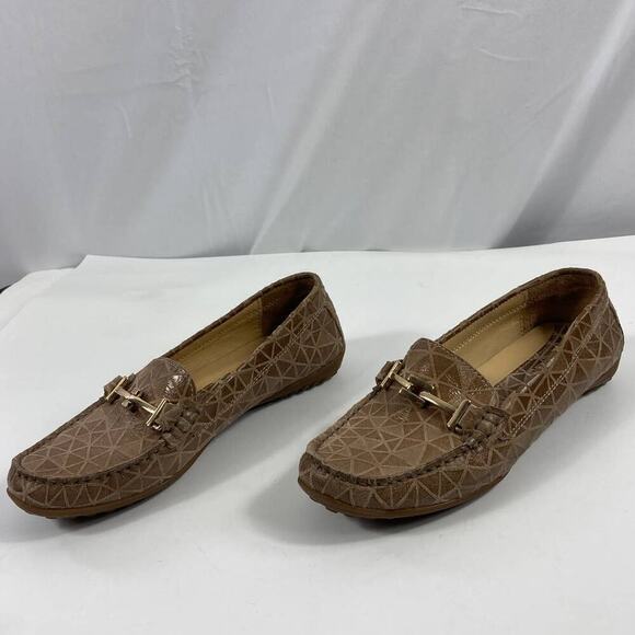 Vaneli Loafers Geometric Triangle Pattern With Gold Clasp buckle Size 6 - Picture 3 of 6